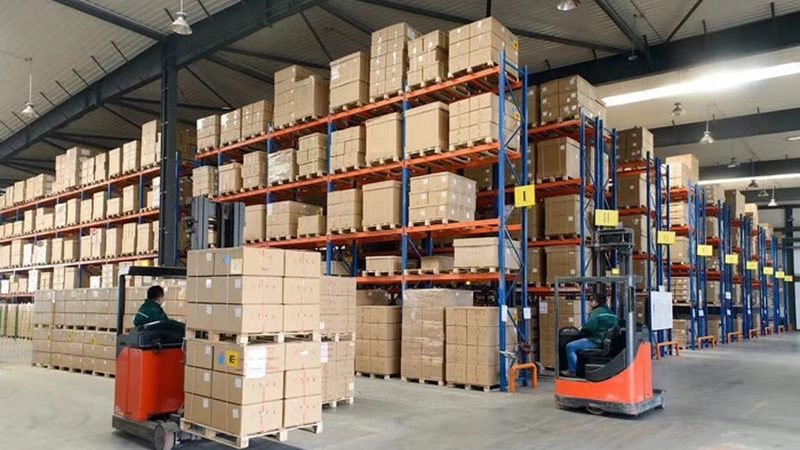 窄巷道前移式叉车：提升仓储效率的秘密武器